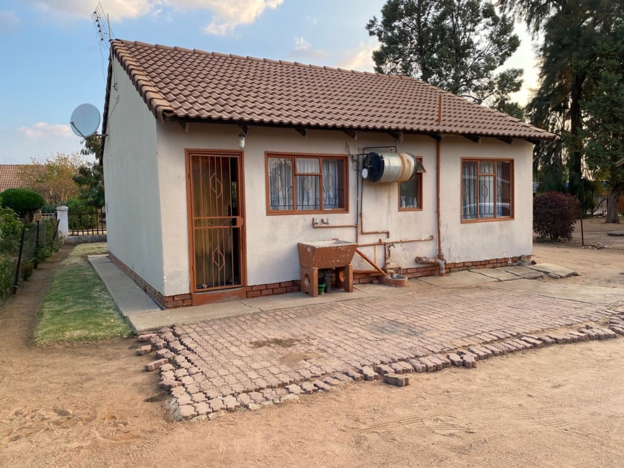 To Let 2 Bedroom Property for Rent in Mmabatho Unit 9 North West